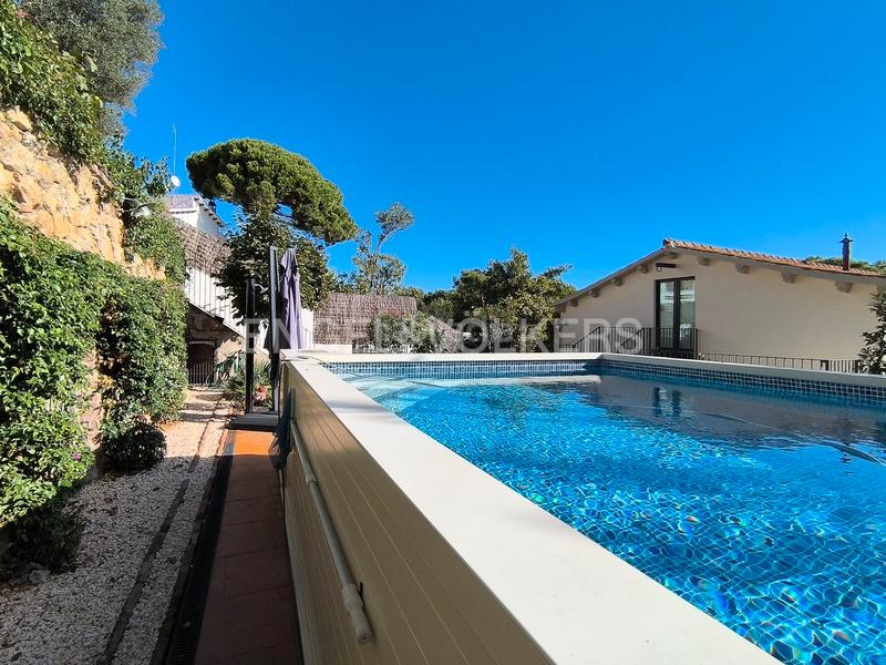 Foto 32d5e63f-f7d3-4d8f-a4e4-9e155fc2f743. Lloguer casa amb calefacció aparcament piscina a Barcelona