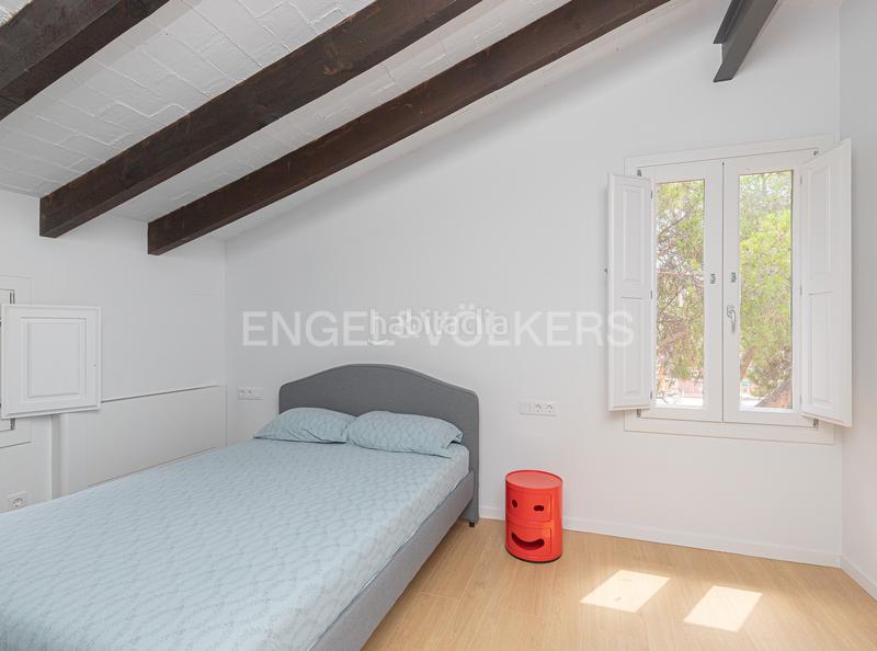 Foto bd737830-484b-4879-b298-fc29d0a29ba6. Lloguer casa amb calefacció aparcament piscina a Barcelona