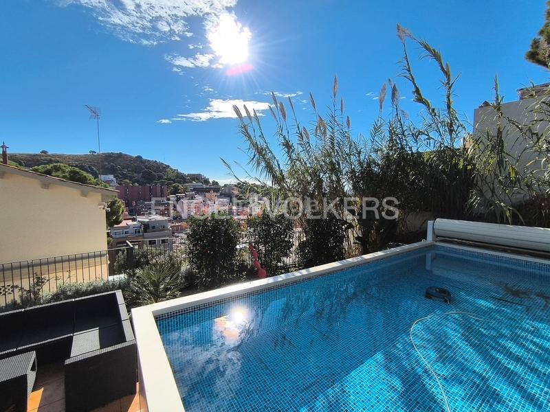 Foto d551f383-1f45-4f6c-817e-54622d8cea73. Lloguer casa amb calefacció aparcament piscina a Barcelona