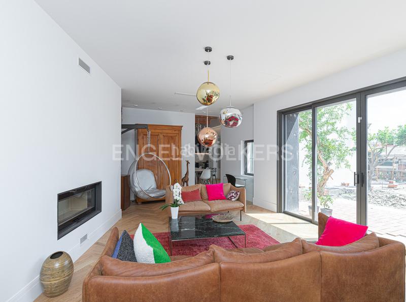 Foto d6f7bc59-3f08-42ce-a21b-926469ac4d79. Lloguer casa amb calefacció aparcament piscina a Barcelona