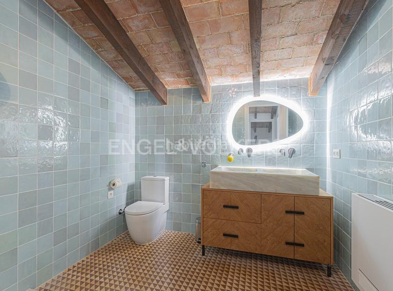 Foto fba7e4f0-0485-4f50-84ff-d915d6f51ba2. Lloguer casa amb calefacció aparcament piscina a Barcelona