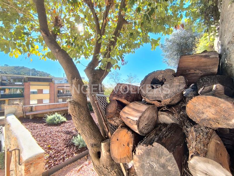 Foto 44a968b5-f439-42a6-8689-98d59d4b7c5c. Miete haus mit heizung parking pool in El Coll Barcelona