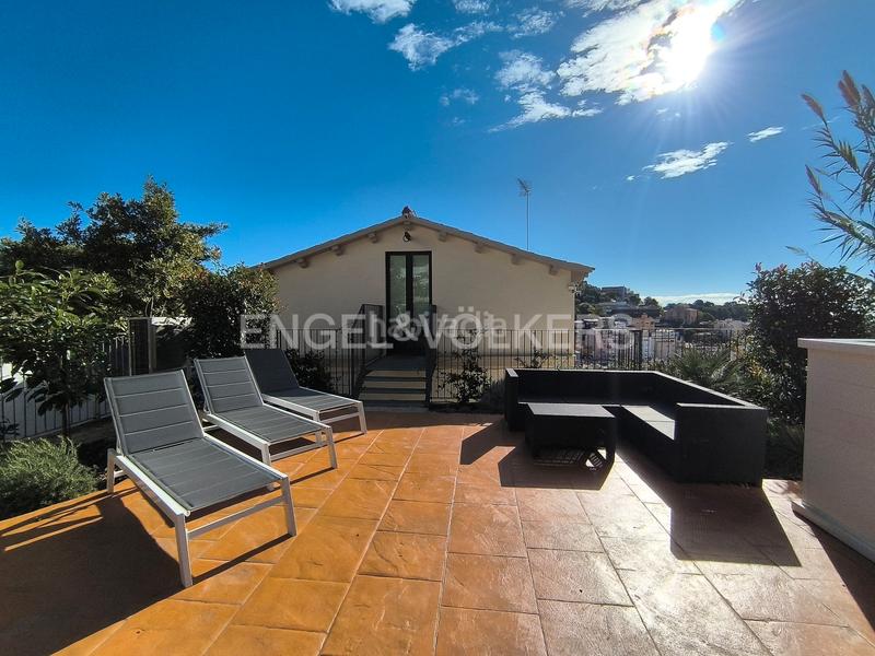 Foto b0295a0d-b34f-4b8e-8f33-ea62fdb937f4. Miete haus mit heizung parking pool in El Coll Barcelona