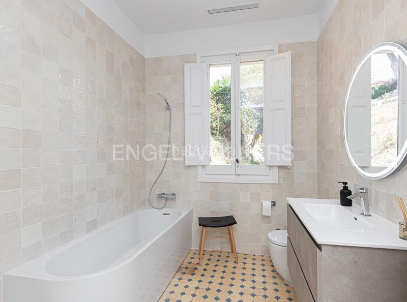 Foto d527c14d-ff04-4ea7-95c4-e4cfa9f81451. Rent house with heating parking pool in El Coll Barcelona