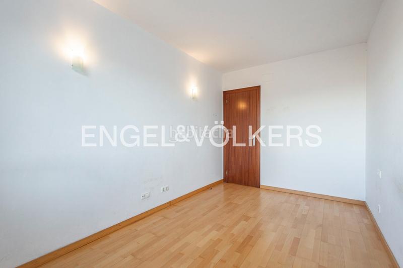 Foto 0caabcce-21c2-44ad-a417-5f72f59f3399. Apartament amb calefacció aparcament a Papiol (El)