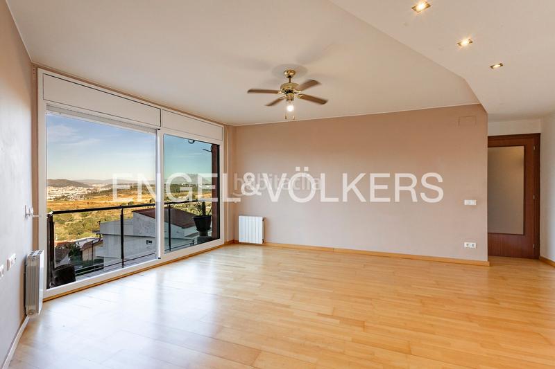 Foto 0cc973ca-e095-4116-88dc-2f90e32c7700. Apartament amb calefacció aparcament a Papiol (El)