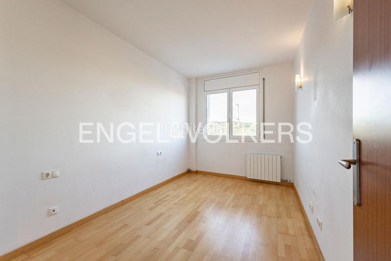 Foto da155e1d-9b7a-486f-950c-6510b0af72e1. Apartament amb calefacció aparcament a Papiol (El)