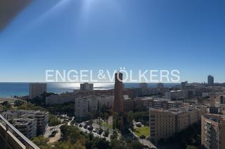 Apartament a Diagonal Mar i el Front Marítim del Poblenou. Piso con impresionantes vistas al mar y a la ciudad de barcelona