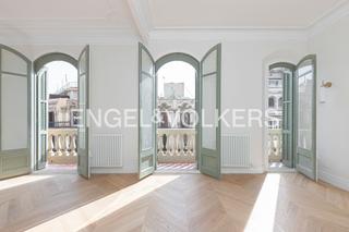 Miete Appartement in Dreta de l´Eixample. Precioso piso reformado en eixample dreta larga estancia