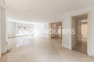 Apartamento en Sant Gervasi - Galvany. Luminoso piso en calle freixa