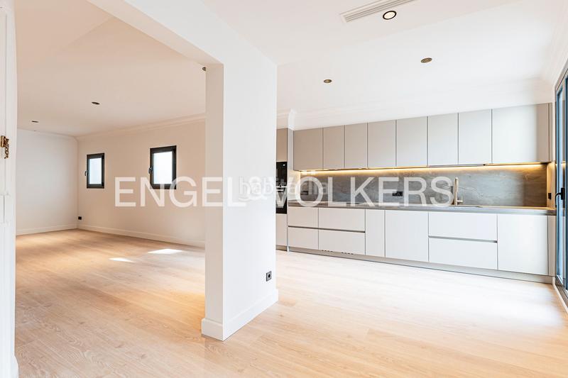 Foto 5c03d64f-678b-40f5-a9de-ff70f8a2e4b5. Attico con riscaldamento in Sant Gervasi - Bonanova Barcelona