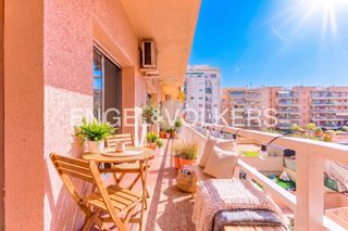 Piso en La Vila Olímpica del Poblenou. Excelente piso al lado del parque