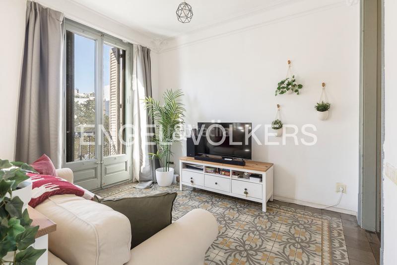 Foto 3ff12170-d1ae-4e64-8aec-a2a972300419. Apartament amb calefacció a Hostafrancs Barcelona