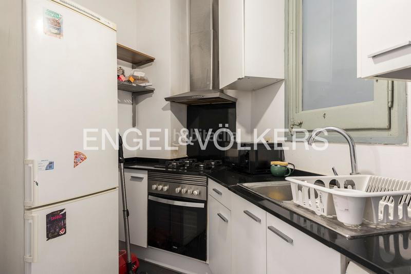 Foto 61f26bf9-07a7-48a5-b9a7-fe19bc7b3c5a. Apartament amb calefacció a Hostafrancs Barcelona