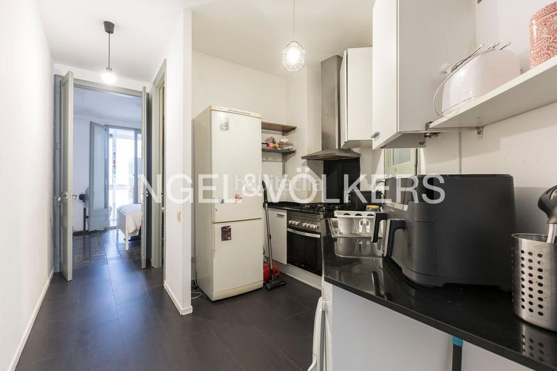 Foto bf1709c0-ce75-4783-80e6-33b5bd421d7c. Apartament amb calefacció a Hostafrancs Barcelona