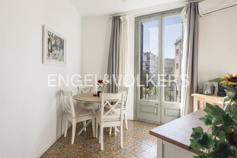 Foto c2b08e01-d558-4f9b-afeb-f5890014e1a7. Apartament amb calefacció a Hostafrancs Barcelona
