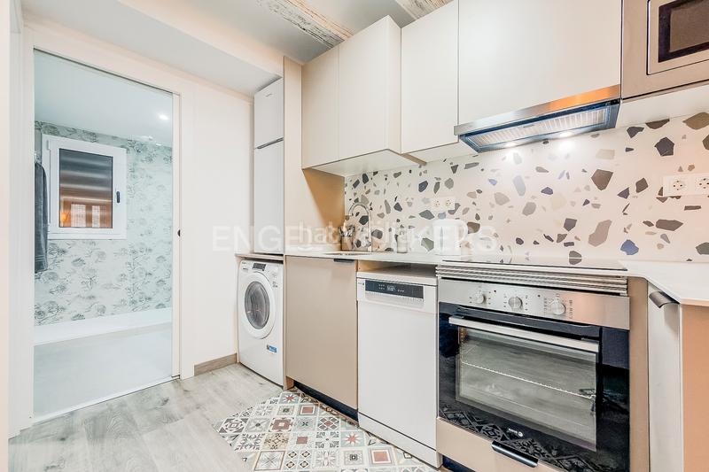 Foto 5d2493d5-9e96-45f8-aadd-06405e2efa2f. Lloguer apartament amb calefacció a Raval Barcelona