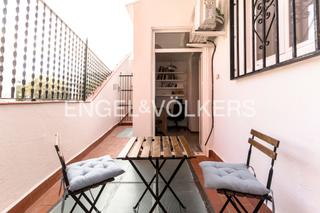 Location Appartement à El Parc i la Llacuna del Poblenou. Encantador piso con patio en poblenou