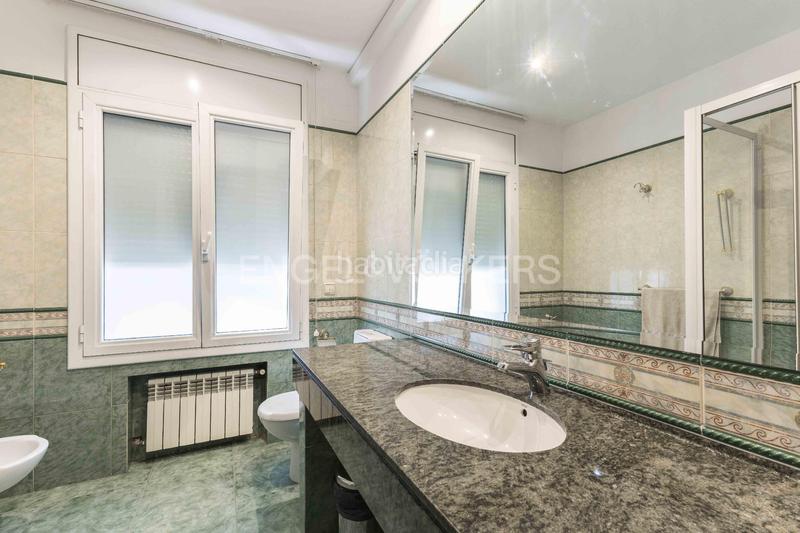 Foto 12c98dbb-4da7-4d61-8271-14af66b194ac. Casa con riscaldamento piscina in Mira-sol Sant Cugat del Vallès