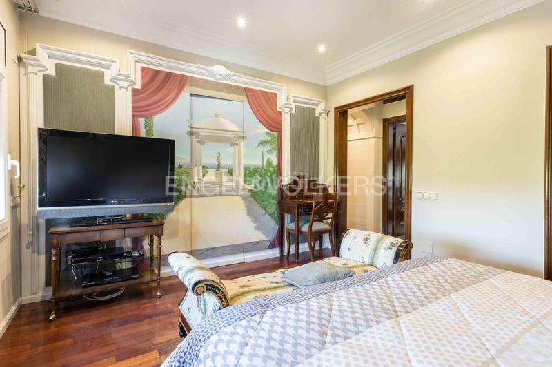 Foto 142242d9-e302-48ce-bdb3-efa0c7a78a0a. Casa con riscaldamento piscina in Mira-sol Sant Cugat del Vallès