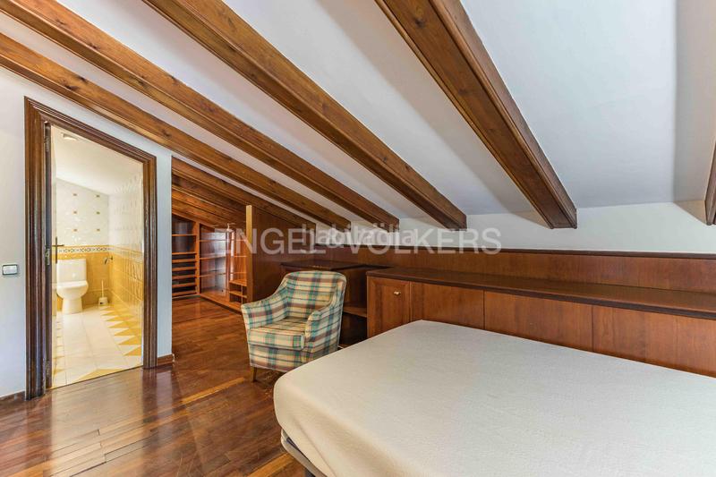 Foto 1e0e323b-ca60-45d6-8540-fa21264390bd. Casa con riscaldamento piscina in Mira-sol Sant Cugat del Vallès