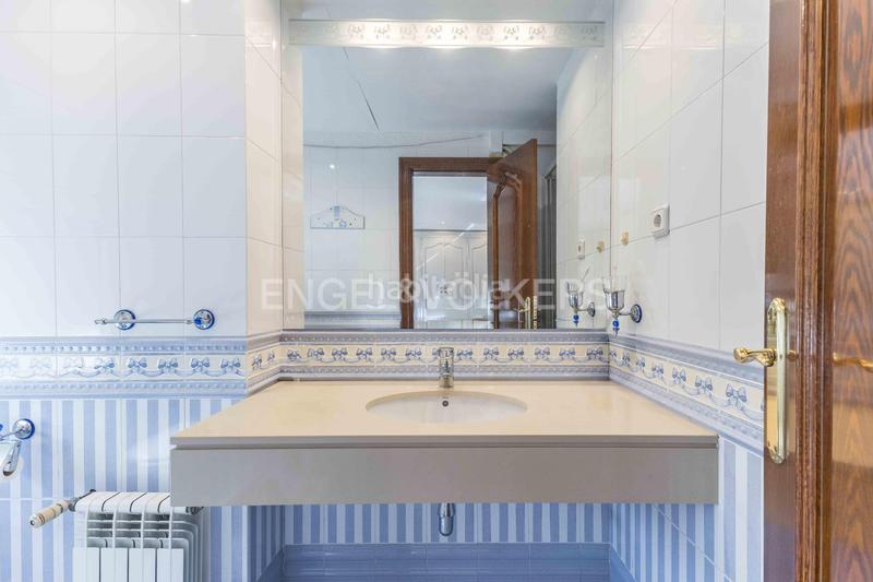 Foto 97bdeb30-40bb-4fc5-9aa7-11514aaaee4c. Casa con riscaldamento piscina in Mira-sol Sant Cugat del Vallès