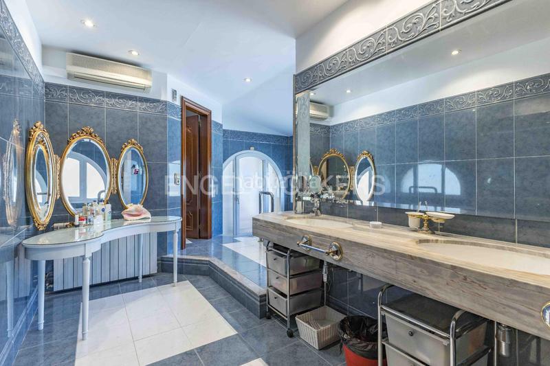 Foto bf868c72-e7cb-42dc-aa96-167bccabe5a5. Casa con riscaldamento piscina in Mira-sol Sant Cugat del Vallès