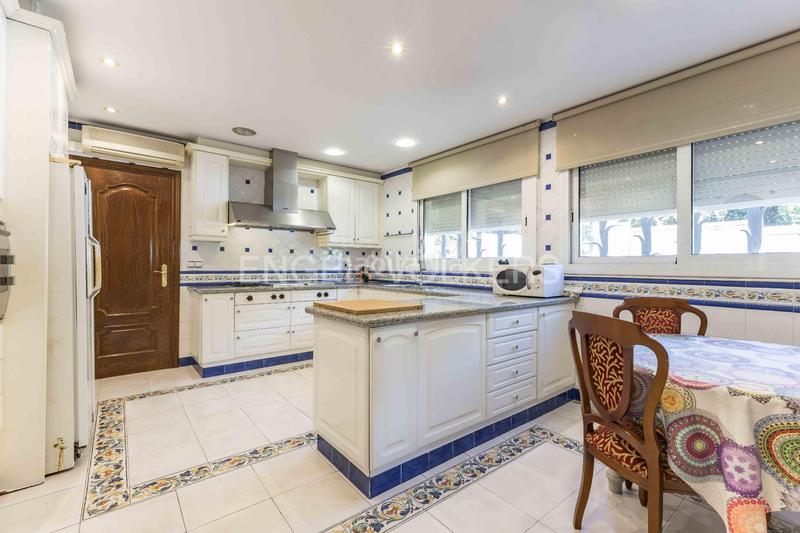 Foto d8b666bf-3f63-4cb0-b2d2-c38e06747703. Casa con riscaldamento piscina in Mira-sol Sant Cugat del Vallès