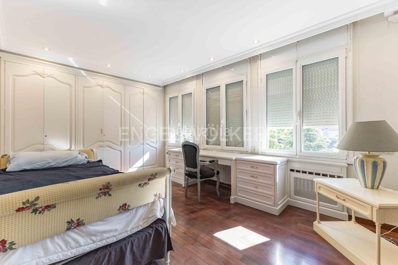 Foto d955c1f6-db9d-44d8-85e0-5277638f59b9. Casa con riscaldamento piscina in Mira-sol Sant Cugat del Vallès