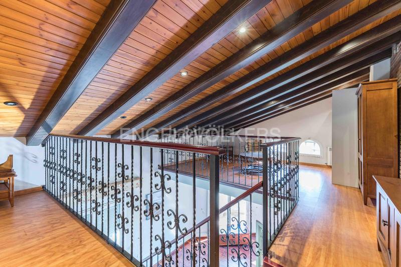 Foto fd2d9f0f-988e-4a8a-af0b-7420c89c2ec3. Casa con riscaldamento piscina in Mira-sol Sant Cugat del Vallès