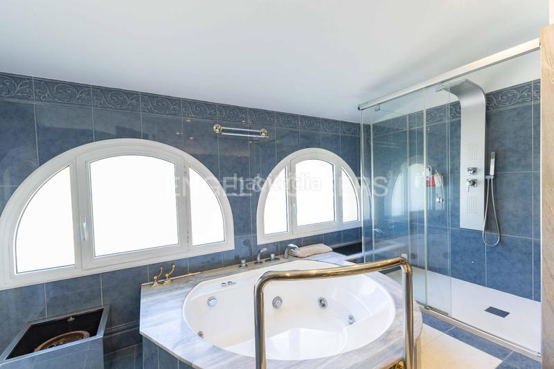 Foto ff361942-4b5b-4ac2-838b-a57173b33026. Casa con riscaldamento piscina in Mira-sol Sant Cugat del Vallès