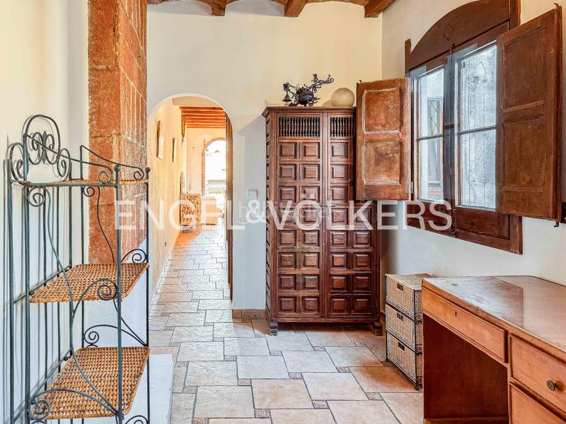 Foto 3c89ba9c-ac2a-47fb-8dd1-87b2ef14df2a. Alquiler apartamento ático luminoso con terraza privada en el corazón del gótico en Barcelona