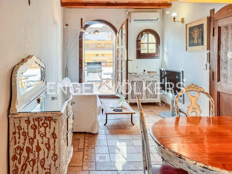 Foto 7071ddcc-374a-48d7-a7ce-dd5ddb183941. Alquiler apartamento ático luminoso con terraza privada en el corazón del gótico en Barcelona