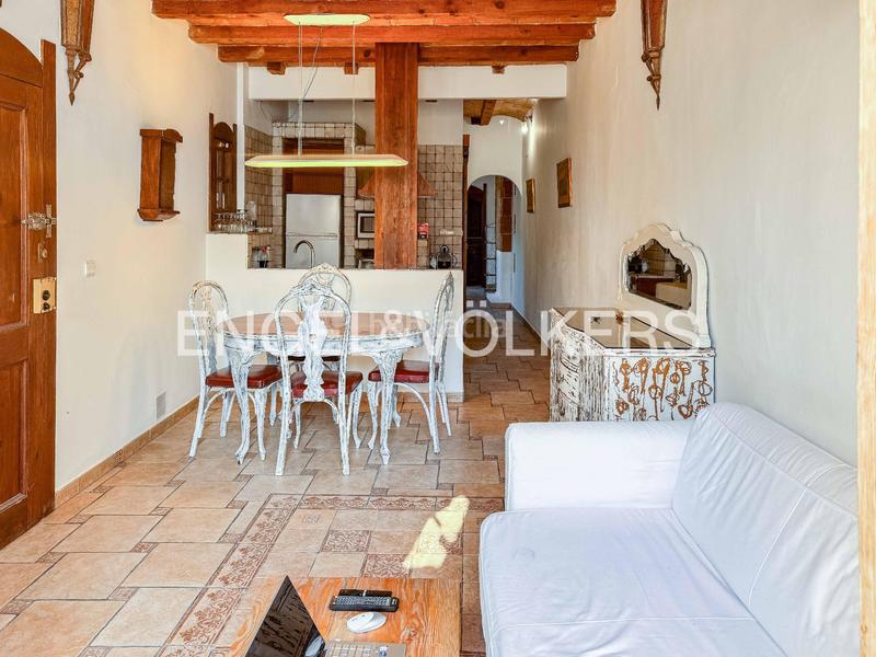 Foto f46b6a26-318e-4005-82d3-0b6c0e4fe7c0. Alquiler apartamento ático luminoso con terraza privada en el corazón del gótico en Barcelona