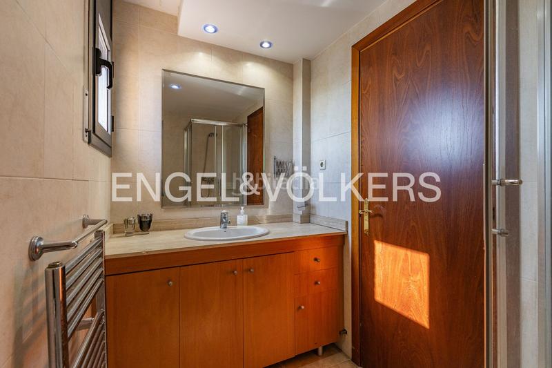 Foto f31e03e2-9b69-4e0c-a1fd-71f1a6b597c9. Piccolo appartamento con riscaldamento parcheggio in Ripollet