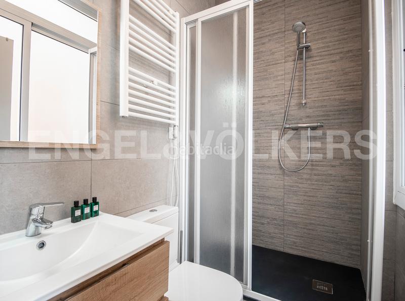 Foto 2cb0ed6d-6cab-4627-8b09-cbdafbff334b. Lloguer apartament amb calefacció a La Nova Esquerra de l´Eixample Barcelona