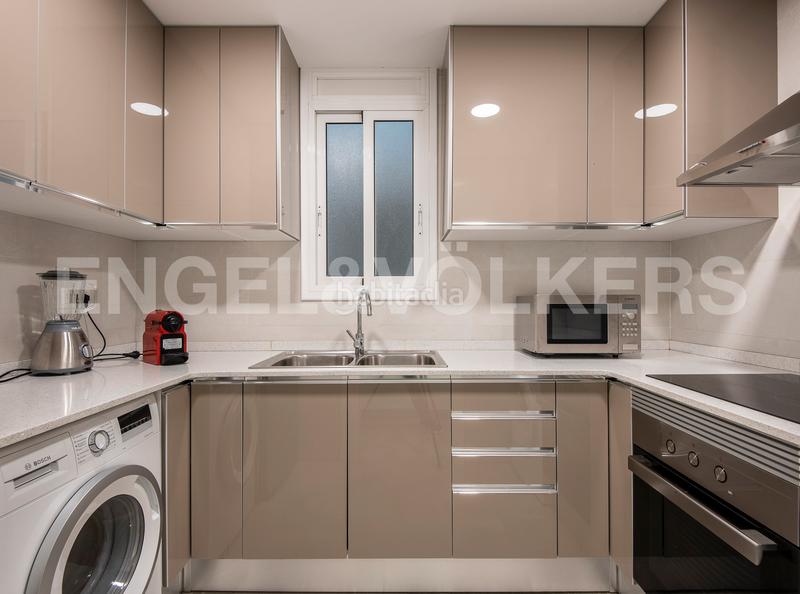 Foto b77982de-fd98-4709-a57d-1ba87b0404e7. Lloguer apartament amb calefacció a La Nova Esquerra de l´Eixample Barcelona