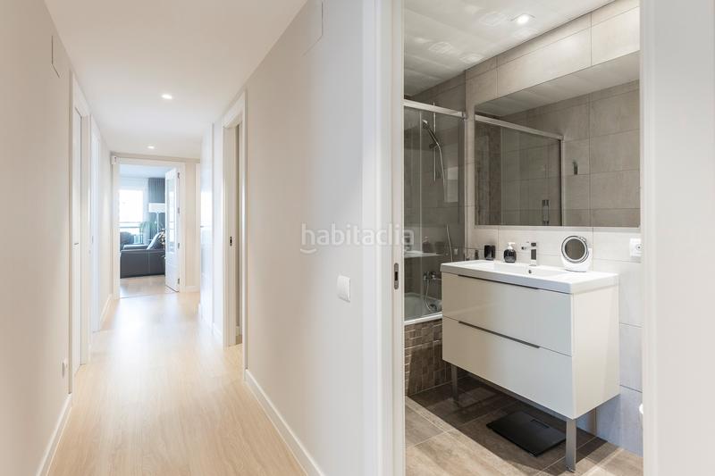 Foto b30b8f8a-b45a-472f-b610-46ad424f9612. Piccolo appartamento con riscaldamento parcheggio piscina in Barcelona