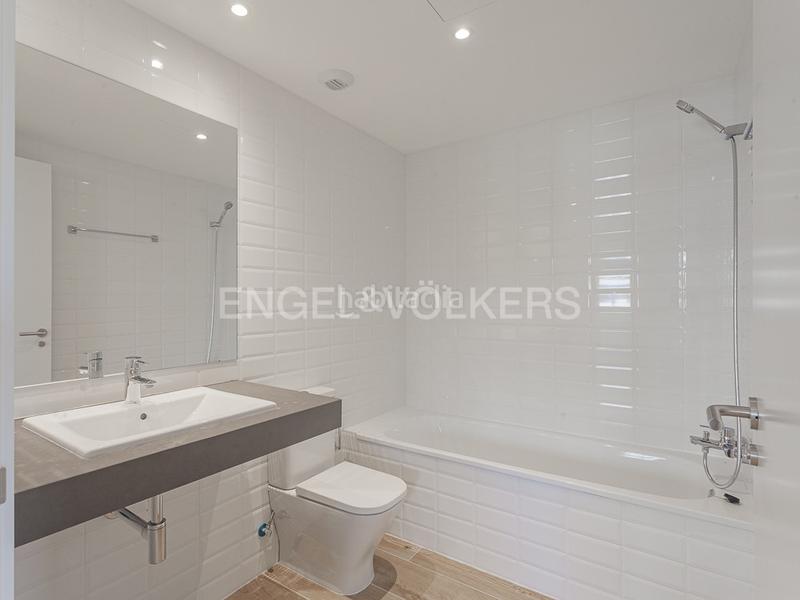 Foto ee0f9dad-b4d4-4d7d-864a-1a527e833830. Affitto piccolo appartamento con riscaldamento parcheggio piscina in Esplugues de Llobregat