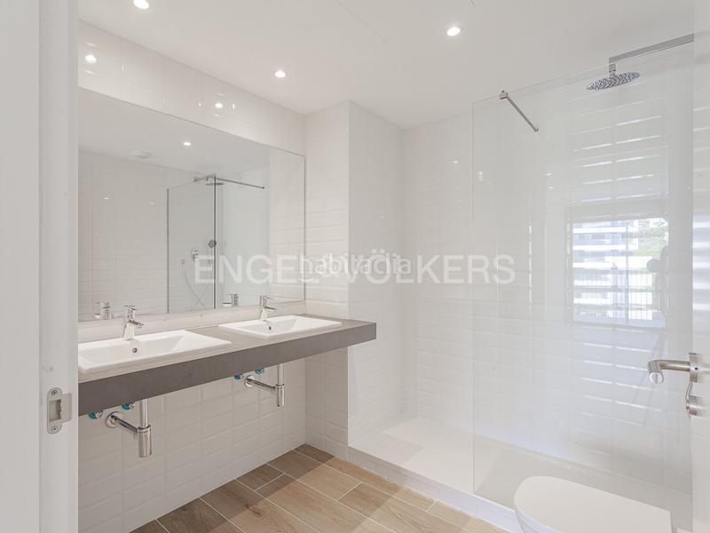 Foto 27354631-a4e8-4f95-aac7-c386b5cd9052. Lloguer apartament amb calefacció aparcament piscina a Esplugues de Llobregat