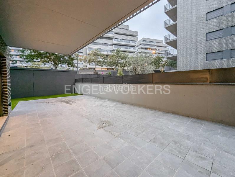 Foto 970247b9-1bca-4327-9ebe-ff8517f0d76b. Lloguer apartament amb calefacció aparcament piscina a Esplugues de Llobregat