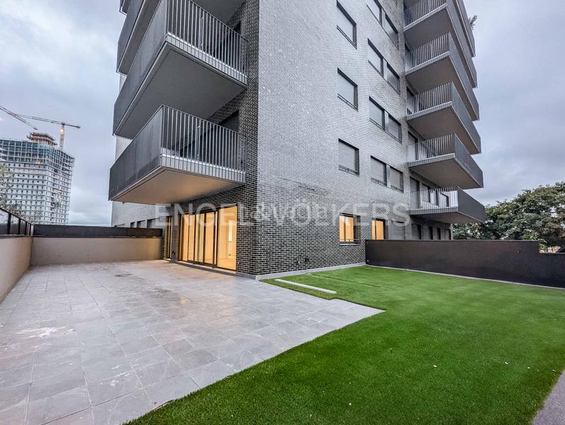 Foto e51f3de9-fbd8-434a-9e1c-23ec3aee8d8f. Lloguer apartament amb calefacció aparcament piscina a Esplugues de Llobregat