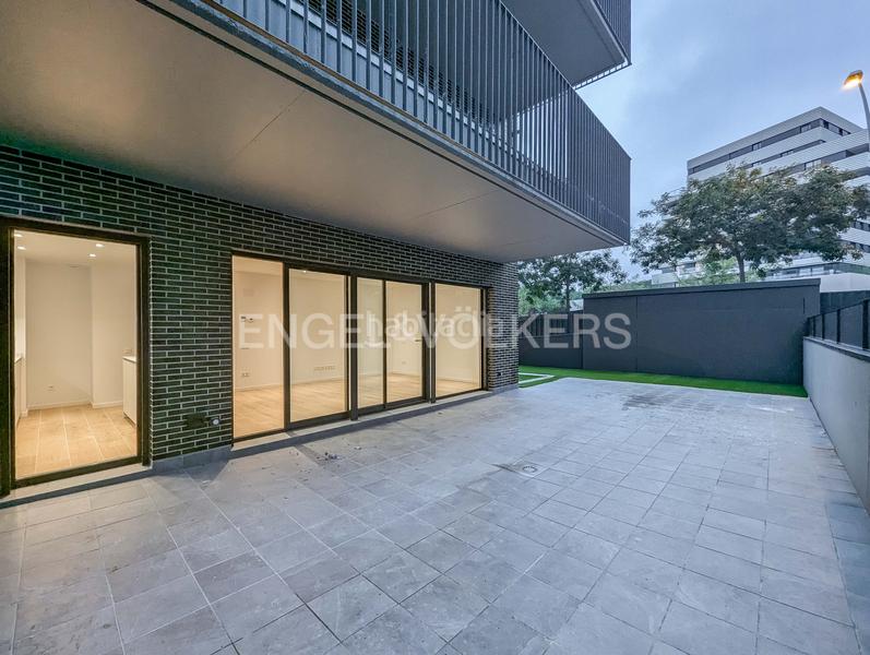 Foto 47ad37be-7588-4983-a948-48c66dc979d0. Rent apartment with heating parking pool in Finestrelles Esplugues de Llobregat