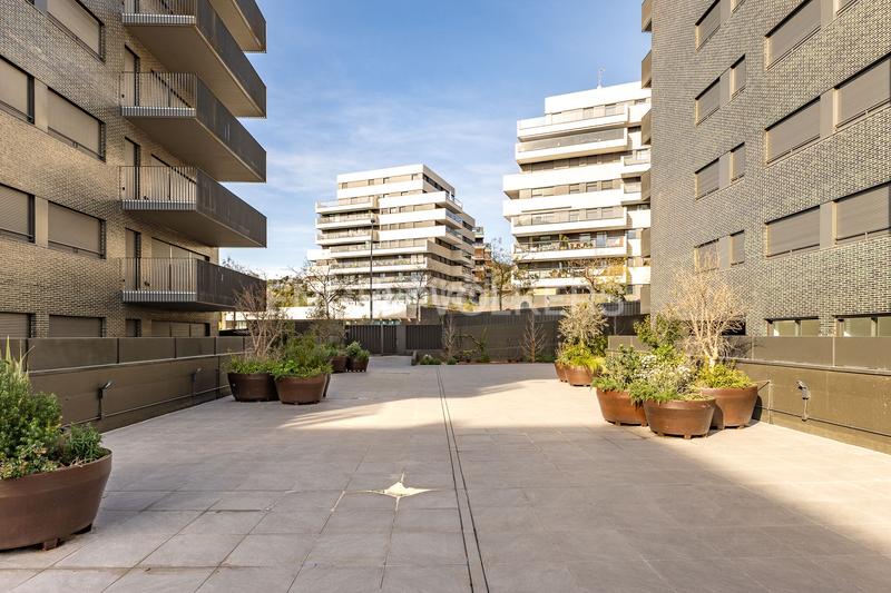 Foto c38510ae-187f-4375-9580-ea9bed74db32. Rent apartment with heating parking pool in Finestrelles Esplugues de Llobregat