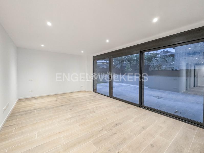 Foto d10bfb91-7992-4f9b-a0c7-9d90c6f0cb3d. Rent apartment with heating parking pool in Finestrelles Esplugues de Llobregat