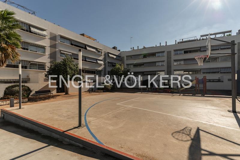 Foto 4dcb663b-abe1-483f-a31e-e4839e35b887. Lloguer apartament amb calefacció piscina a Montigalà Badalona