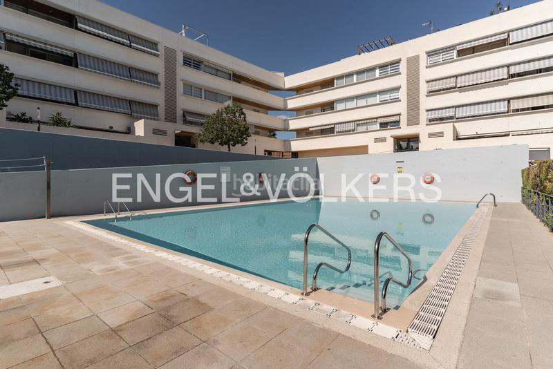 Foto c38fef43-4b04-4ada-8de0-215a1010b52b. Lloguer apartament amb calefacció piscina a Montigalà Badalona