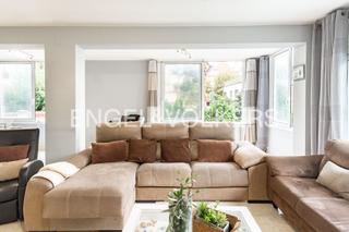 Maison à Centre-Nucli Antic. Amplia casa con gran potencial, jardín privado, en el centro de