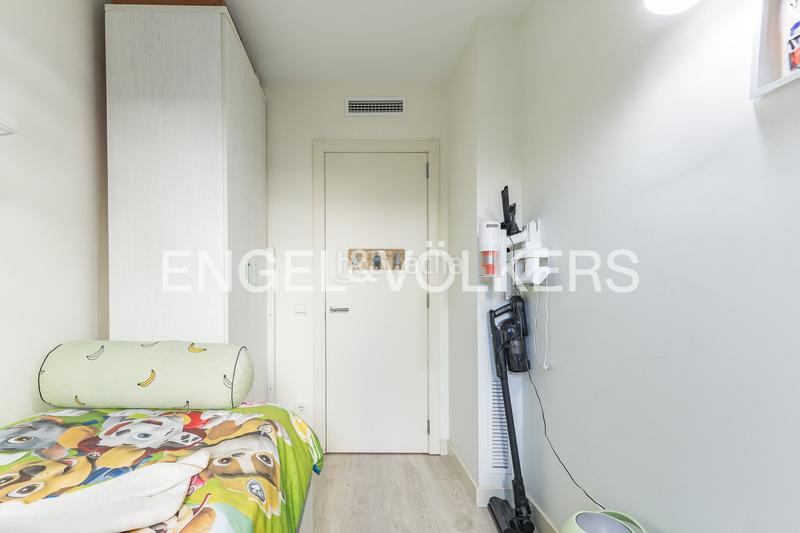 Foto 333bf09a-593d-45a9-96e3-7b38397d8d34. Apartament amb calefacció aparcament piscina a La Plana Esplugues de Llobregat