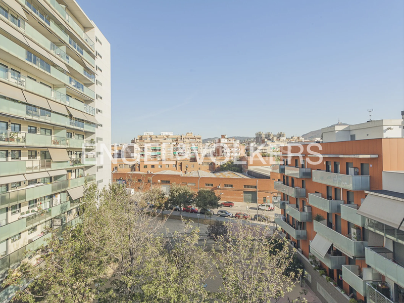 Foto 6ec88545-f3f8-4b83-9edf-31c8681a8f88. Apartament amb calefacció aparcament piscina a La Plana Esplugues de Llobregat